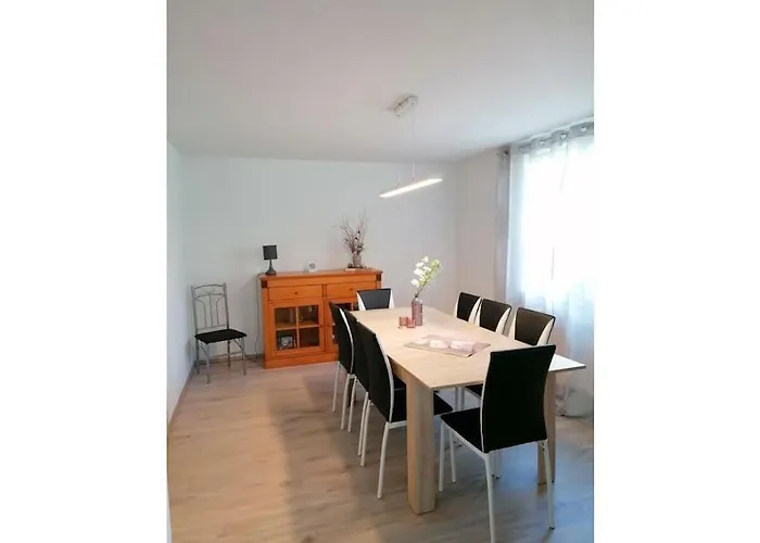 Am Waldschwimmbad 度假居 *