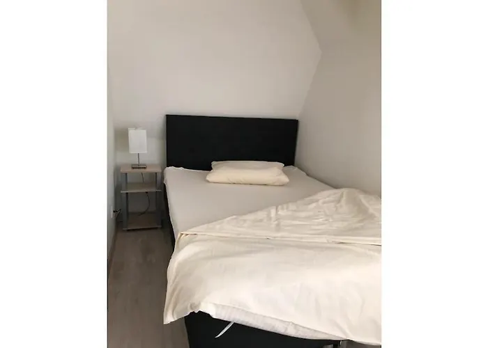 Am Waldschwimmbad * 阿尔特瑙